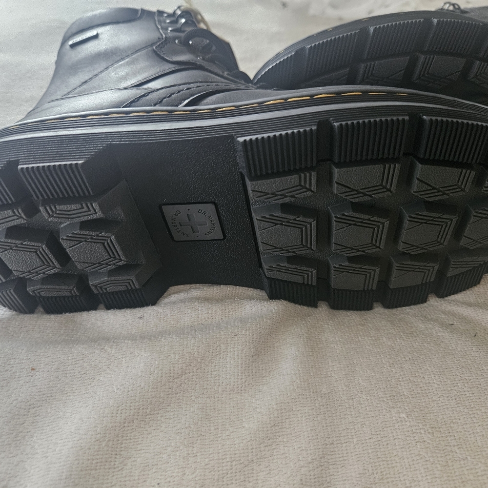 Dr Martens Iowa Boot - Unisex Size 7/8 - Picture 2 of 4